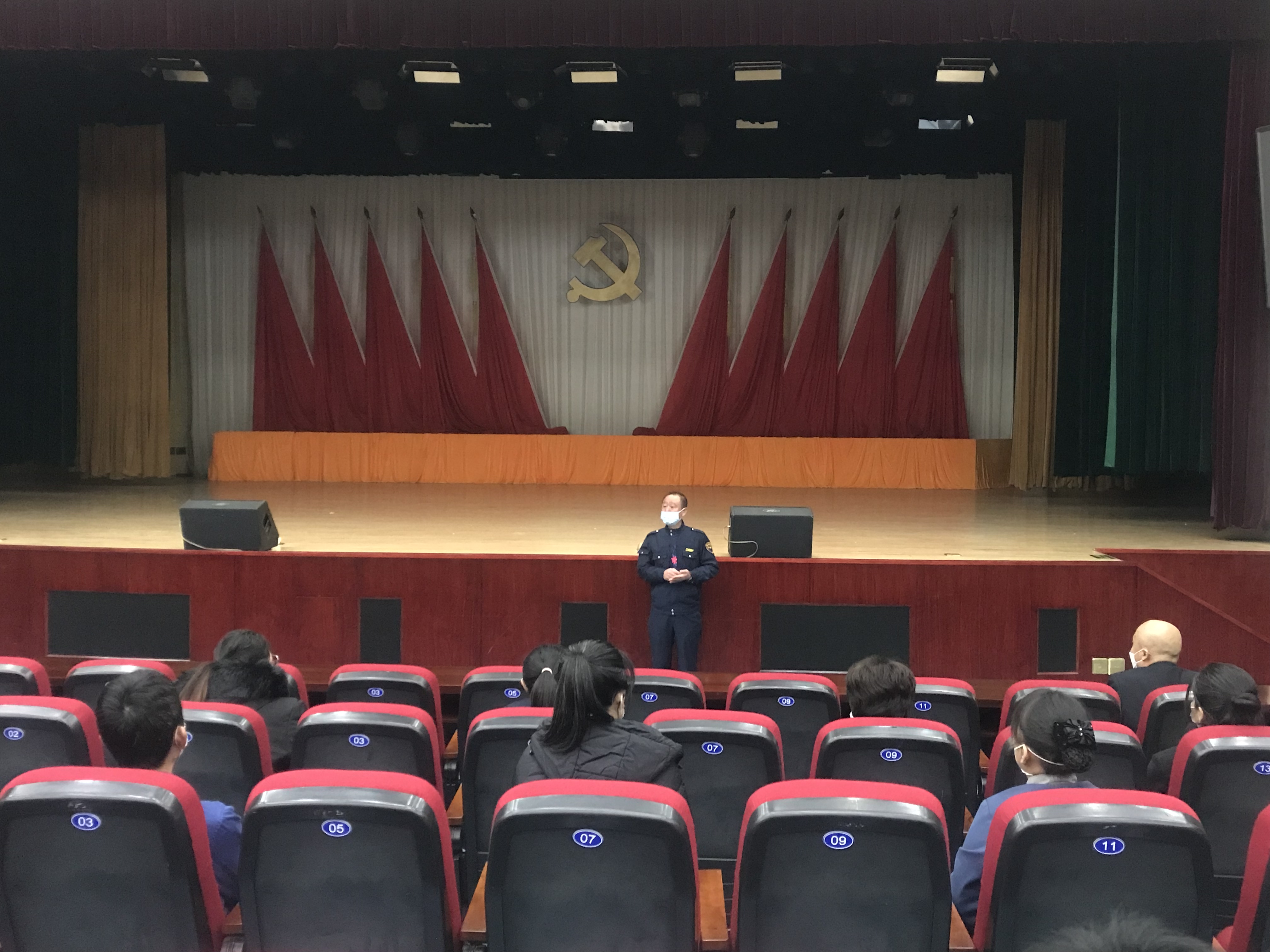 應(yīng)急演練現(xiàn)場(chǎng)2.jpg 應(yīng)急演練現(xiàn)場(chǎng)2.jpg