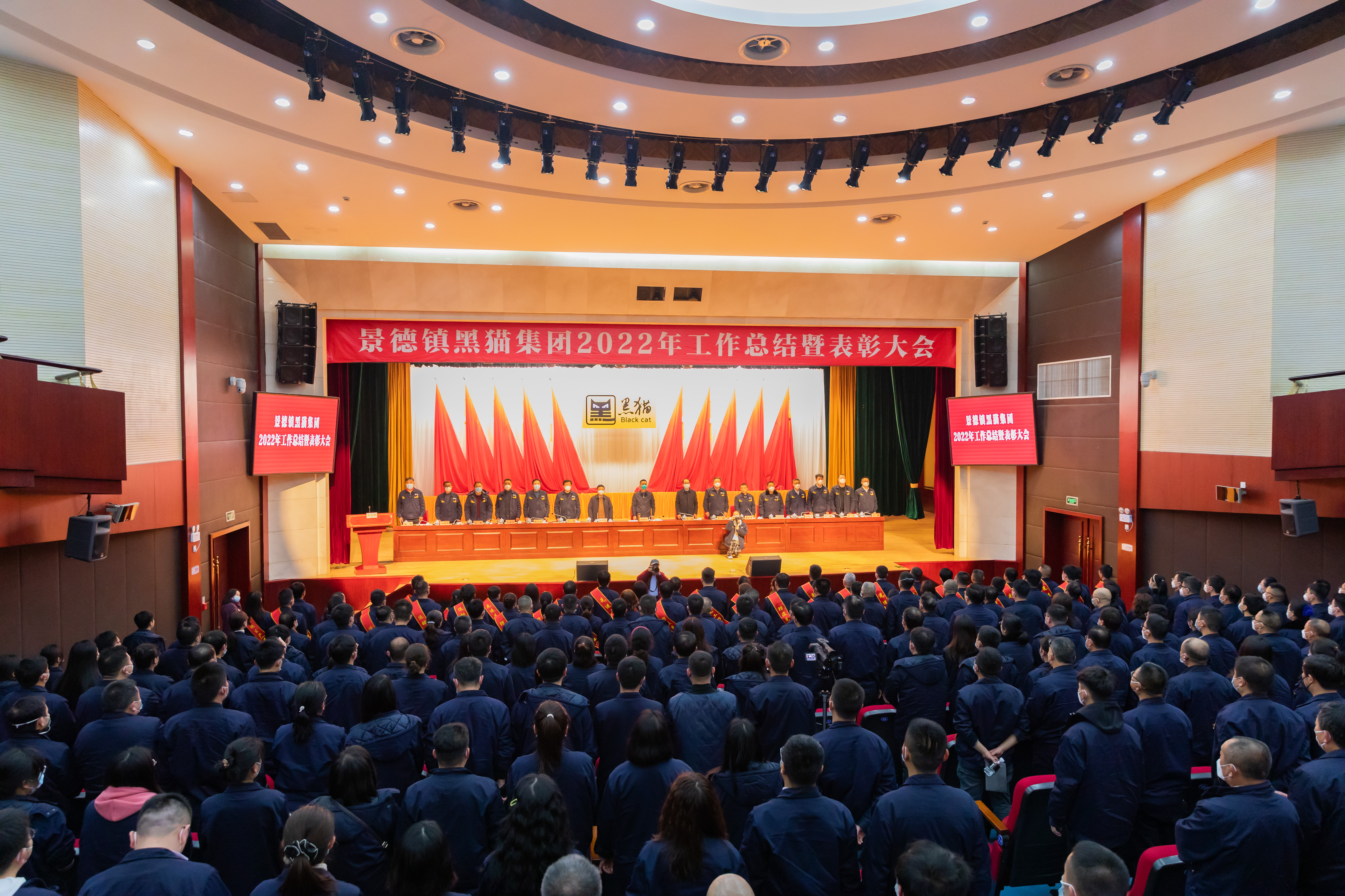 WUH_5585.jpg WUH_5585.jpg