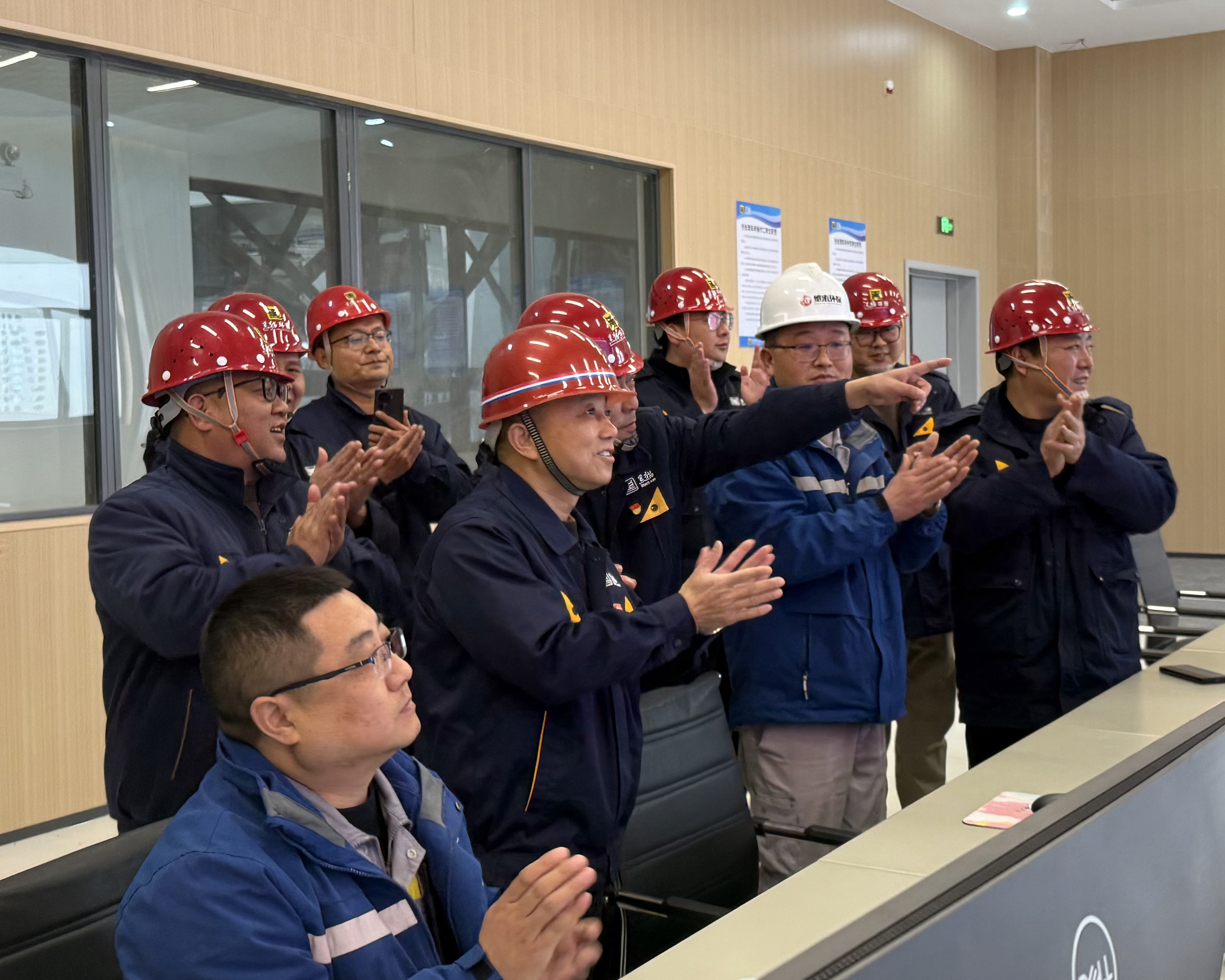 圖2 盛旺喜調(diào)研現(xiàn)場(chǎng).jpg